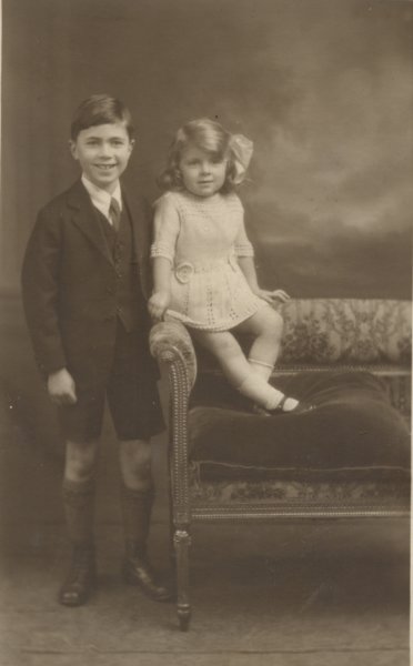 1929-00-00_bill_and_joyce_watson _bill_and_joyce_watson.jpg