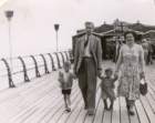 _bill_betty_mick_chris_watson_shanklin_pier_after_boat_trip_iow_uk_small.jpg