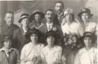 _gf_brother_vic_gf_knott_m_knott_their_wedding_vics_wife_gf_watson_gm_watson_sister_maud_xxxx_alice_xxxx_rose_small.jpg