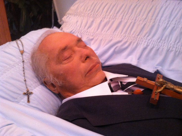 Dad's funeral pic 1 dadsfuneralpic1.jpg