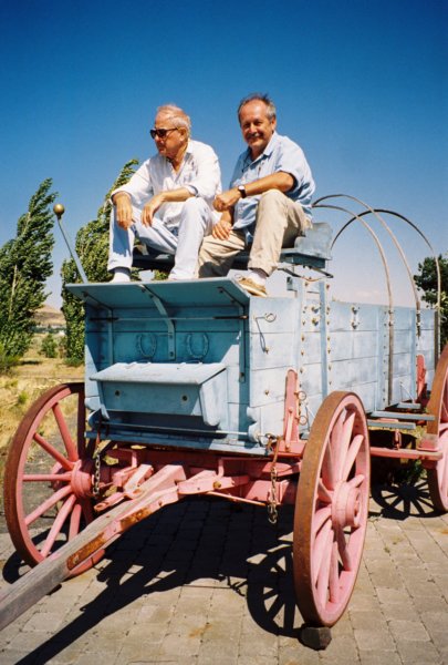 096 Al and Casey on wagon Lewis Clark museum alandcaseyonwagonlewisclarkmuseum.jpg