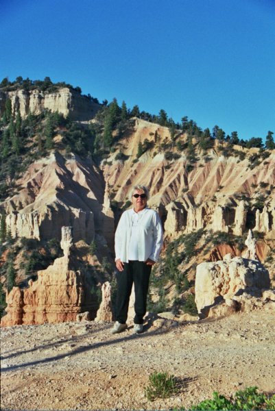 041 Vi at Bryce Canyon viatbrycecanyon.jpg