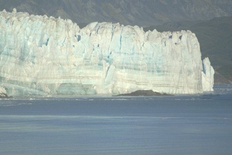 2006 Sep - Alaska Day 5 Tue - Cruising to & Hubbard Glacier 00029 sepalaskaday5tuecruisingtohubbardglacier00029.jpg
