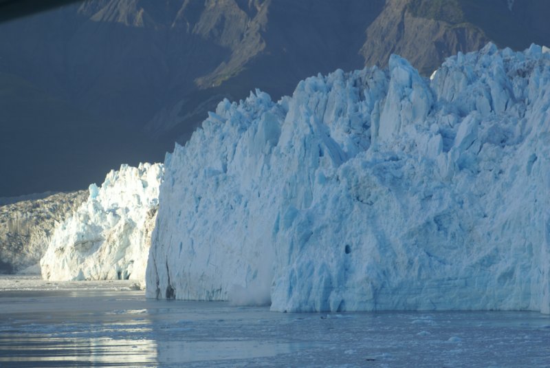 2006 Sep - Alaska Day 5 Tue - Cruising to & Hubbard Glacier 00036 sepalaskaday5tuecruisingtohubbardglacier00036.jpg