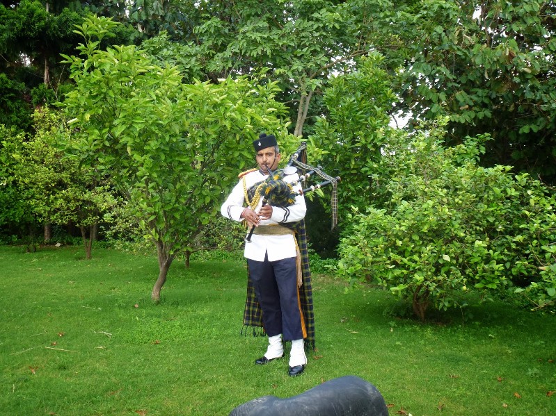 Ananda-Bagpipes3 anandabagpipes3.jpg