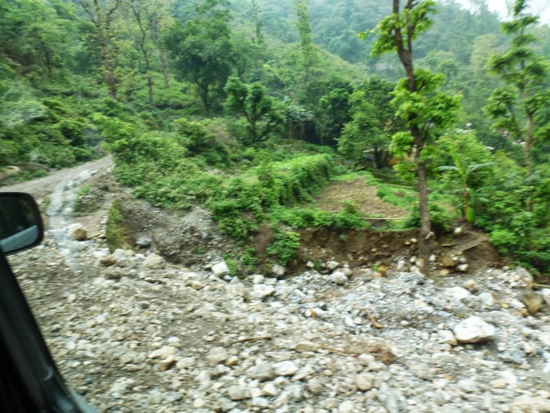 08-On Way to Ananada-Washed out Road4 onwaytoananadawashedoutroad4.jpg