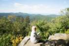 sep2014suzylookingwestatloftmountainonskylinedrivedsc05181_small.jpg