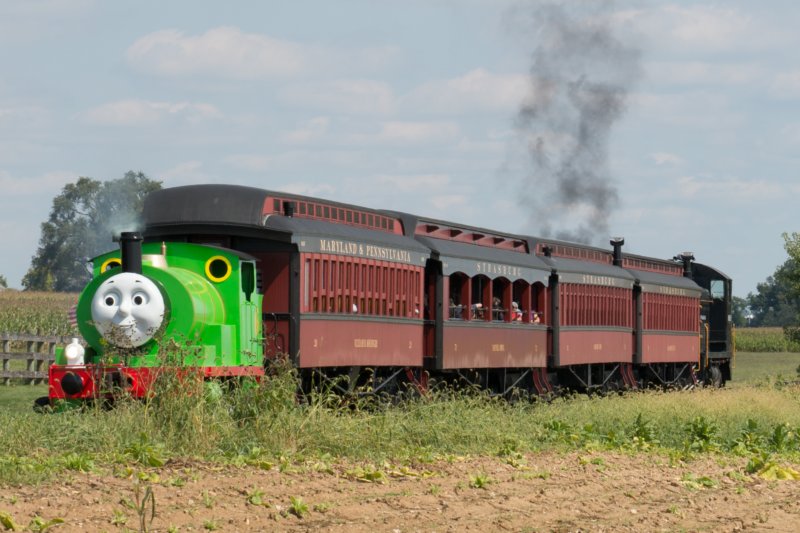 sep2014thomasthetankenginetrainatstrasburgrailroadpadsc04754.jpg